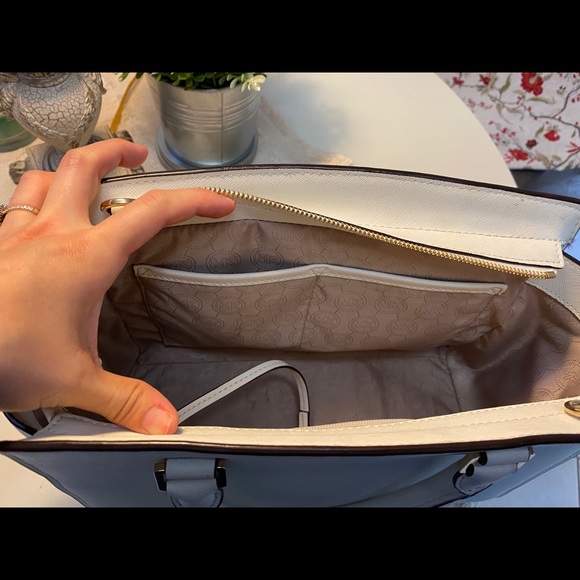 Michael Kors Handbag - Picture 5 of 7